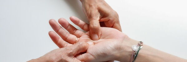 Massage des mains bien-être